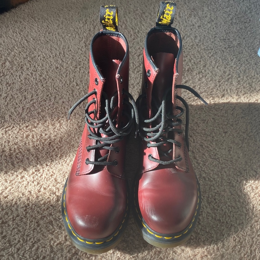 Women’s Dr. Marten Red